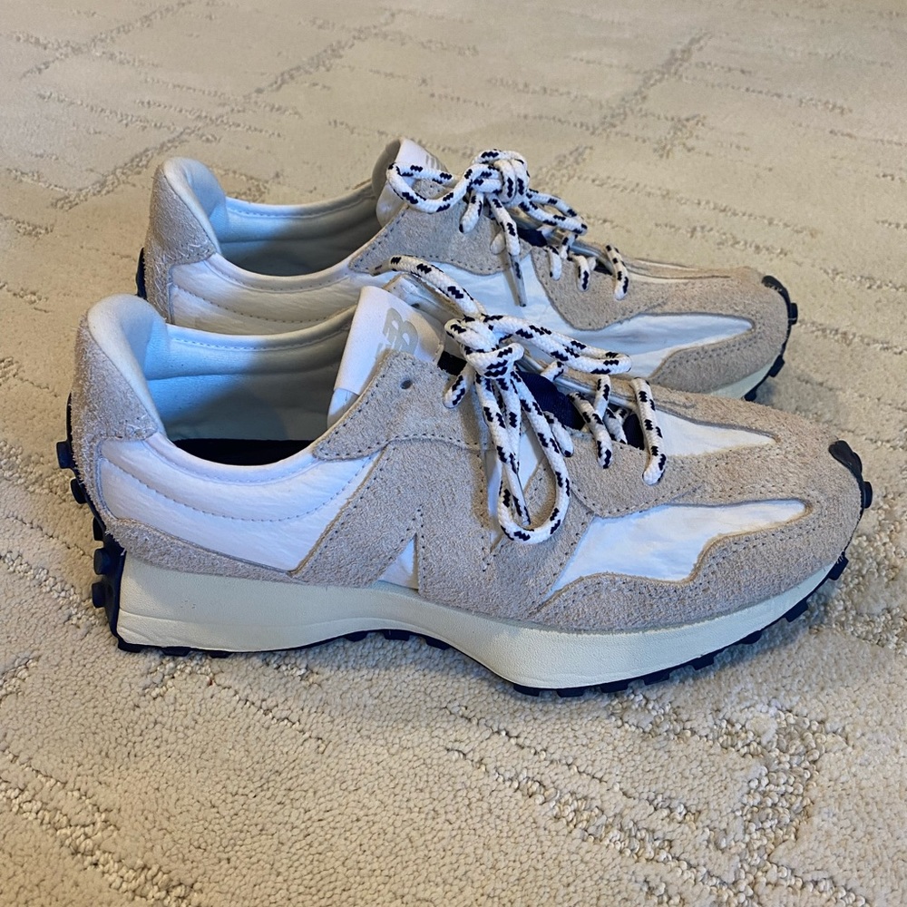 New Balance 327 Sneakers